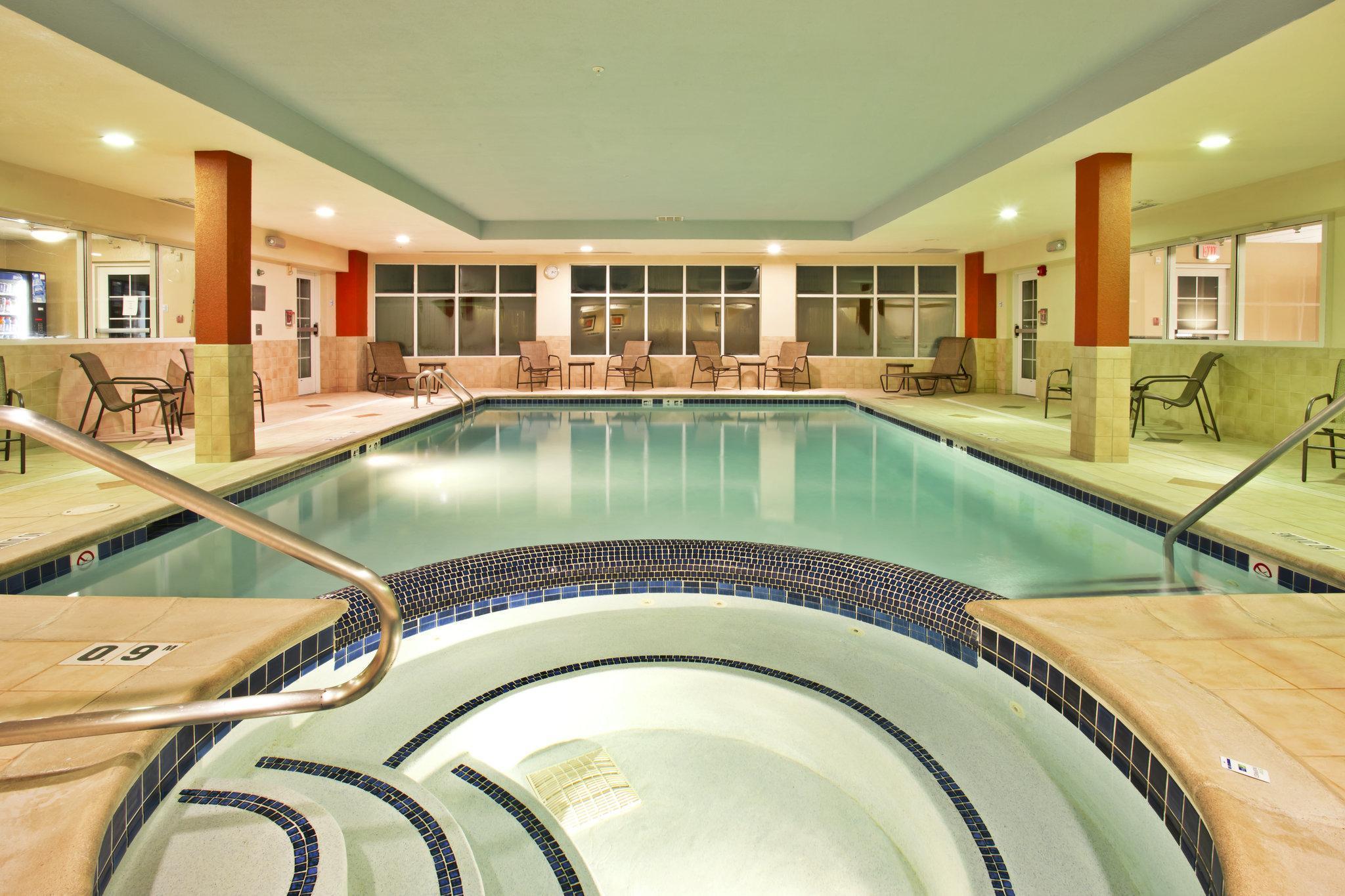 Holiday Inn Express Hotel & Suites Grand Rapids-North By Ihg Walker Zewnętrze zdjęcie