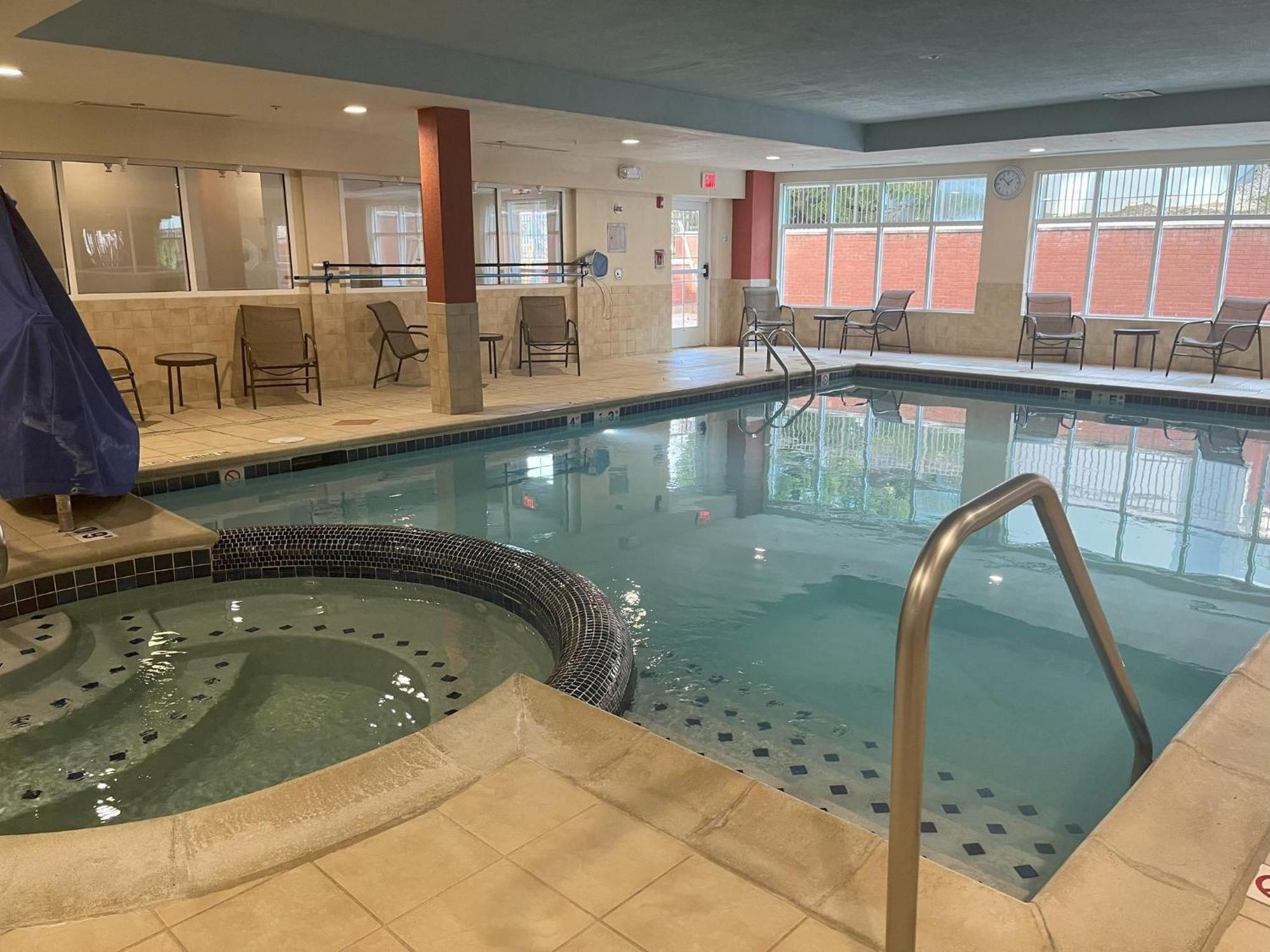Holiday Inn Express Hotel & Suites Grand Rapids-North By Ihg Walker Zewnętrze zdjęcie