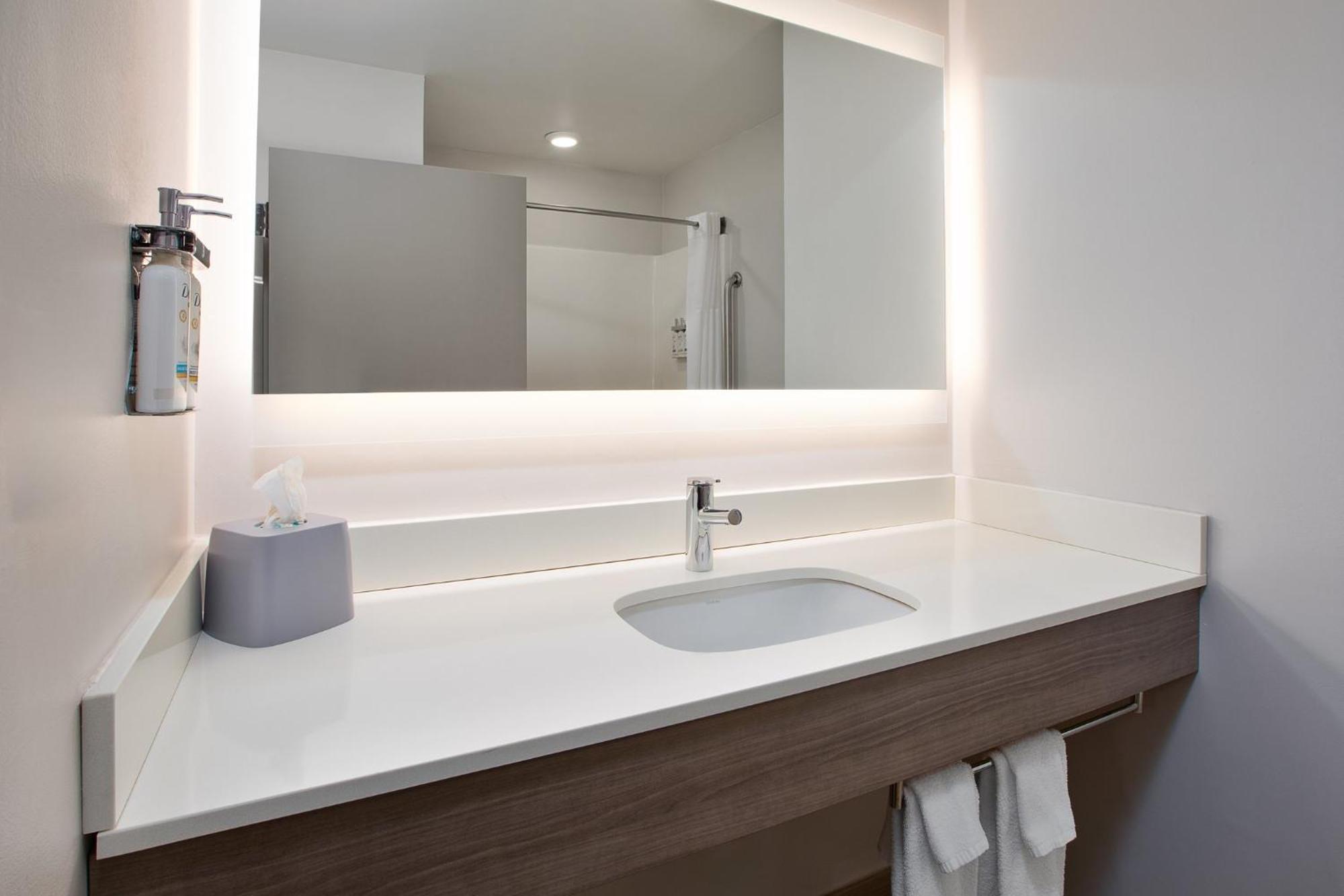 Holiday Inn Express Hotel & Suites Grand Rapids-North By Ihg Walker Zewnętrze zdjęcie